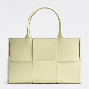 Bottega Veneta Arco Medium Tote In Cream Intrecciato Lambskin Reaplica