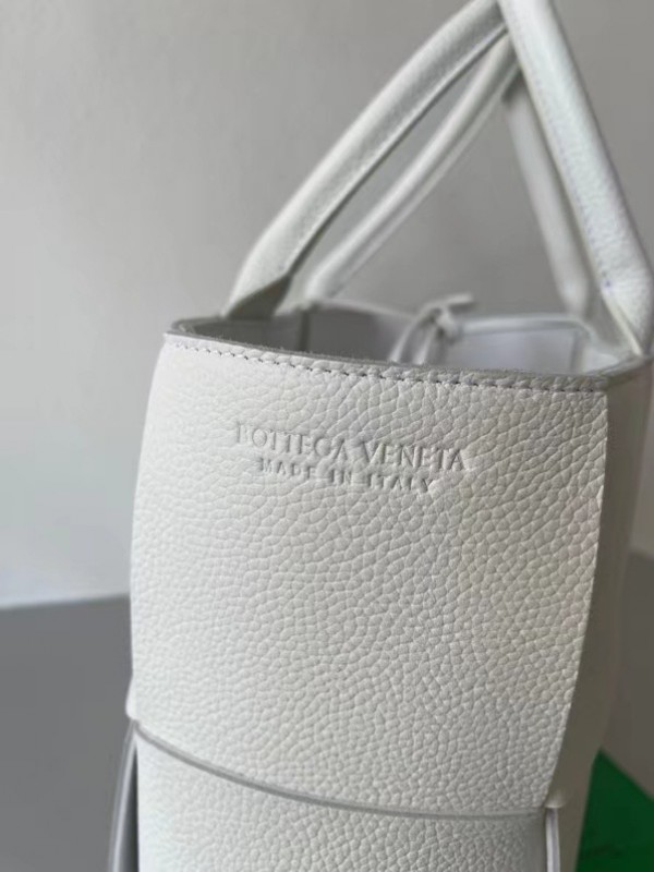 Bottega Veneta Arco Small Tote In White Grained Leather Replica