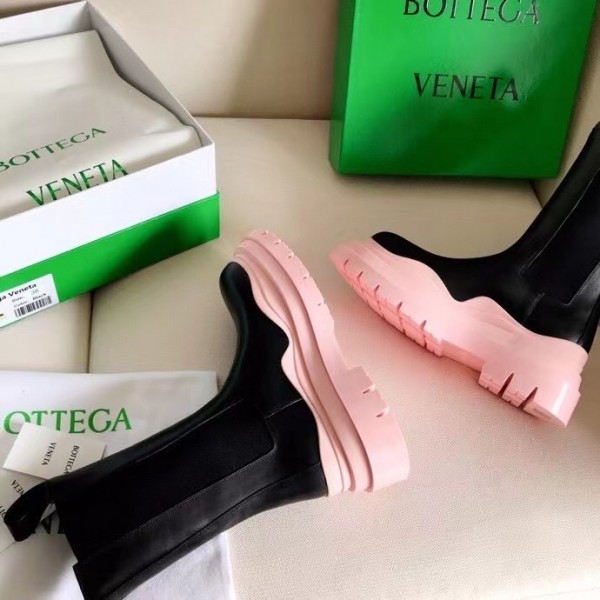 Bottega Veneta BV Tire Chelsea Boots with Pink Outsole Replica