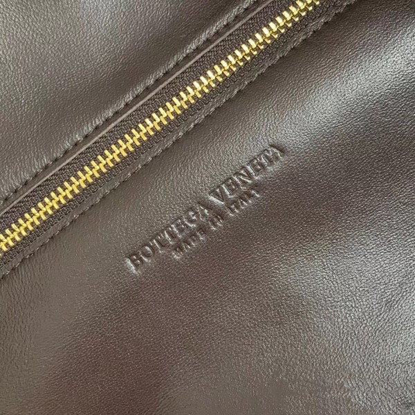 Bottega Veneta Large BV Jodie Bag In Fondente Woven Leather Replica