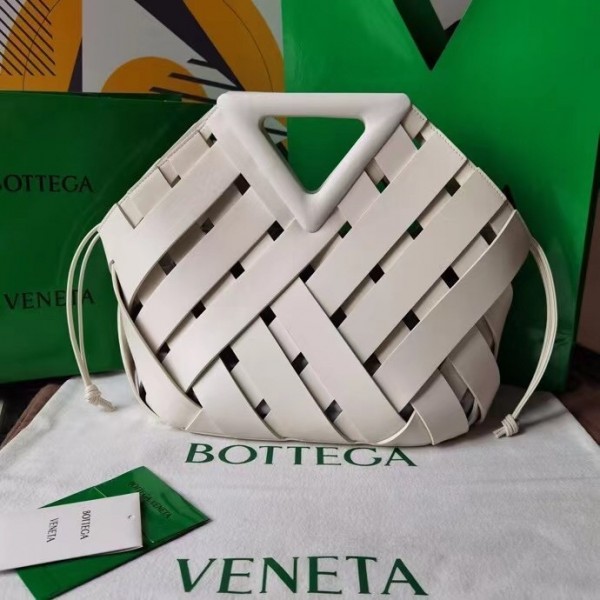 Bottega Veneta Medium Point Bag In White Intrecciato Leather Replica