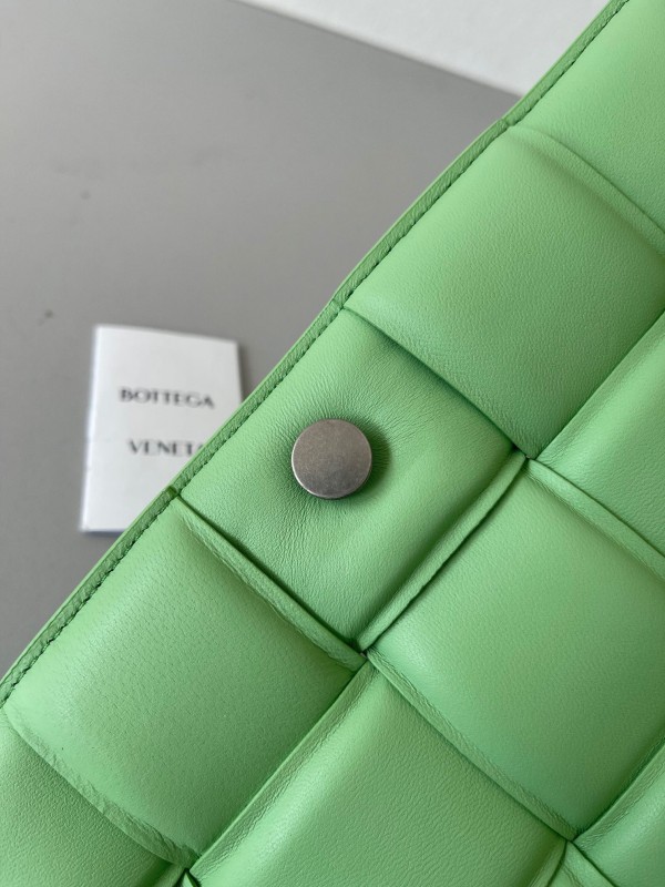 Bottega Veneta Padded Cassette Bag In Acid Green Lambskin Replica