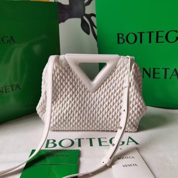 Bottega Veneta Small Point Bag In White Quilted Leather Replica