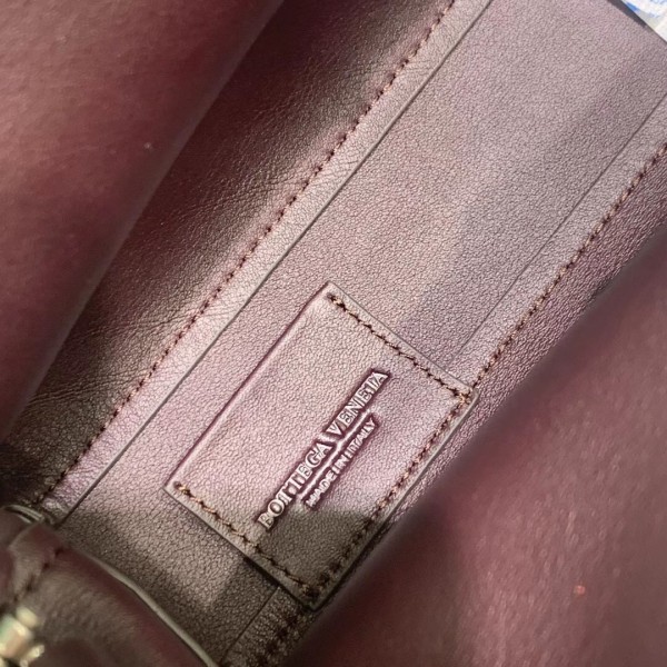 Bottega Veneta Small Point Top Handle Bag In Grape Leather Replica
