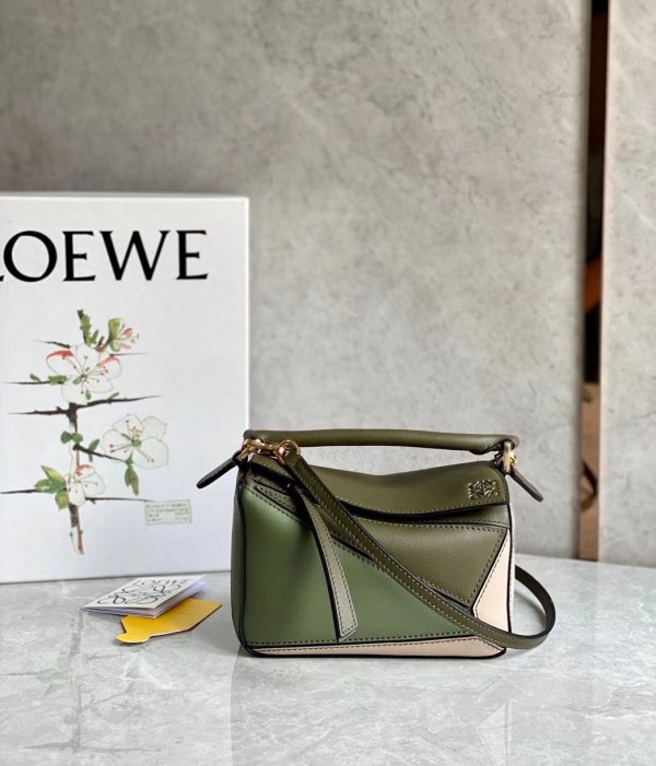 Loewe Puzzle Mini Bag In Green Oat Calfskin Replica