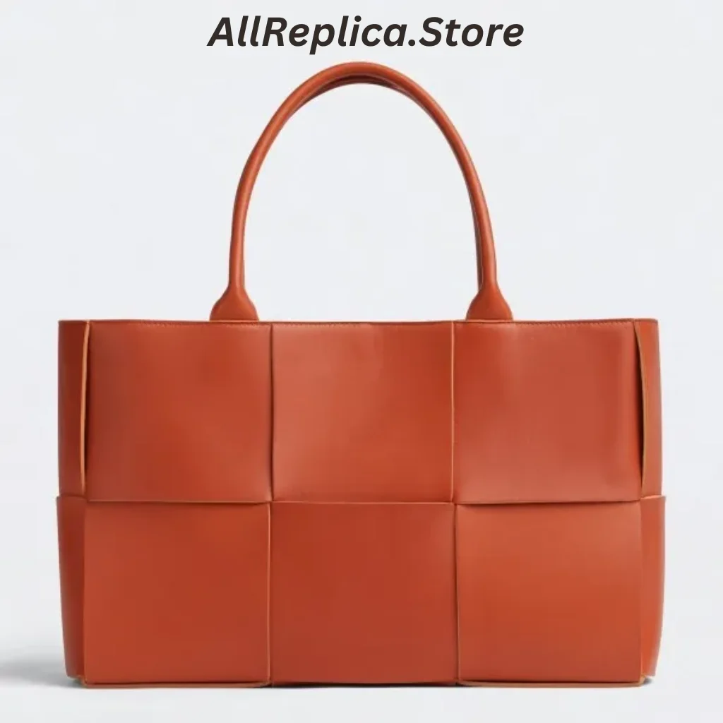 Bottega Veneta Arco Medium Tote In Maple Lambskin