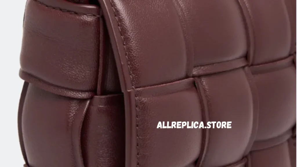 Bottega Veneta Cassette Bag In Burgundy Grained Leather