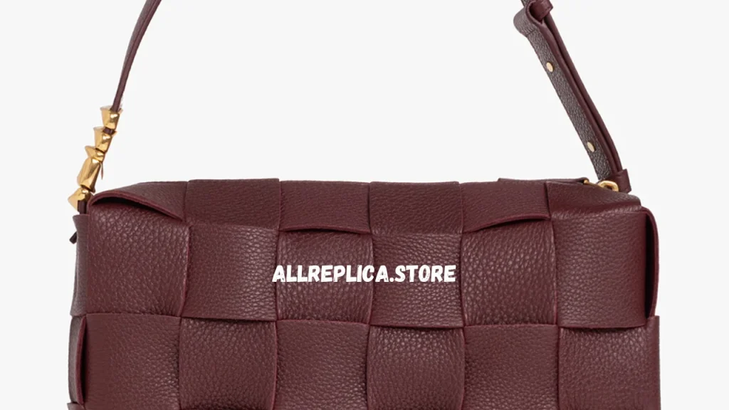 Bottega Veneta Cassette Bag In Burgundy 