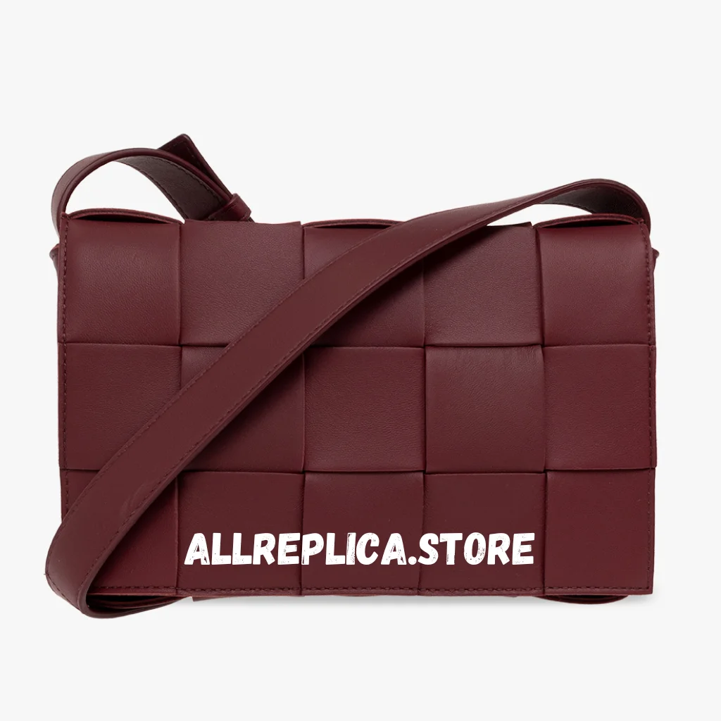 Bottega Veneta Cassette Bag In Burgundy Grained Leather